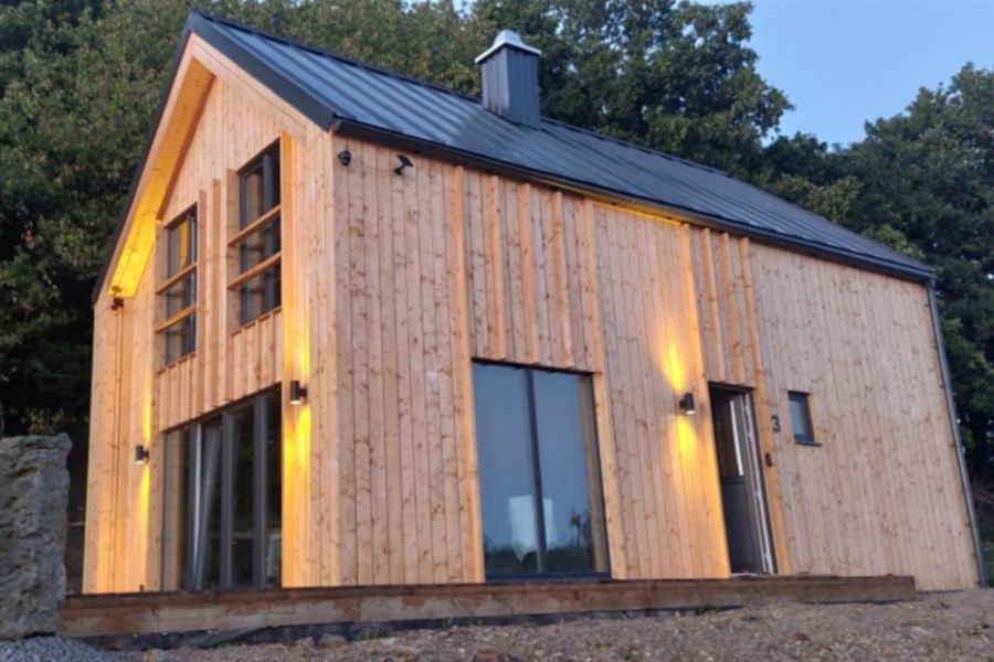 Jak-wybrać-idealny-domek-letniskowy-do-małej-działki-Praktyczny-poradnik