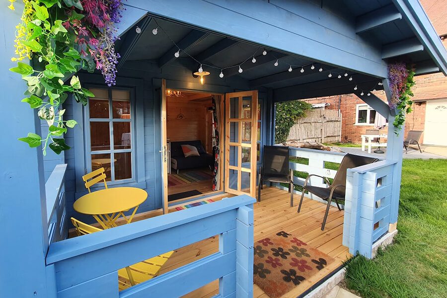 Historia-klientów-AJ-i-Kris-oraz-ich-klimatyczne-Blue-Haven-Studio-Lodge-w-Londynie