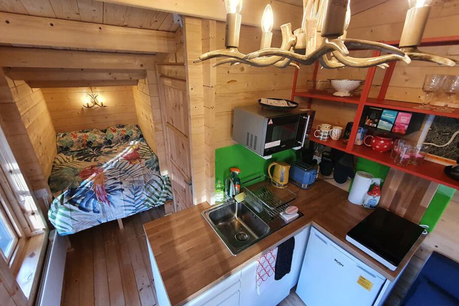 kuchnia-w-domku-ogrodowym