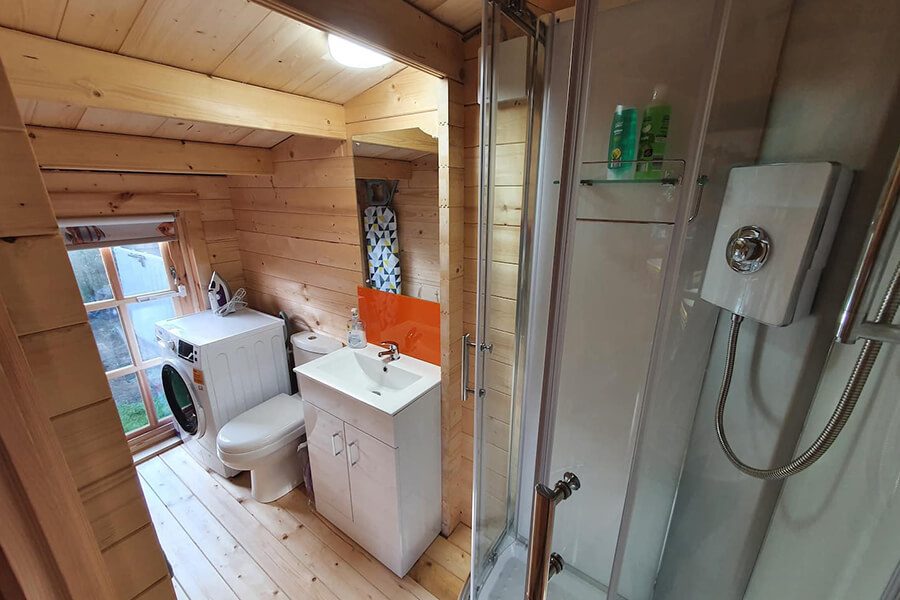 łazienka-w-domku-ogrodowym