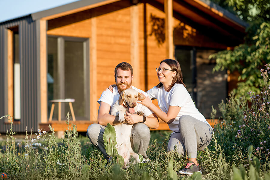 Dlaczego-małe-tradycyjne-domy-drewniane-mogą-być-lepszą-alternatywą-niż-malutki-domek